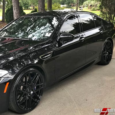 22 inch Staggered Ace Alloy Mesh-7 All Gloss Black on a 2013 BMW M5 w/ Specs