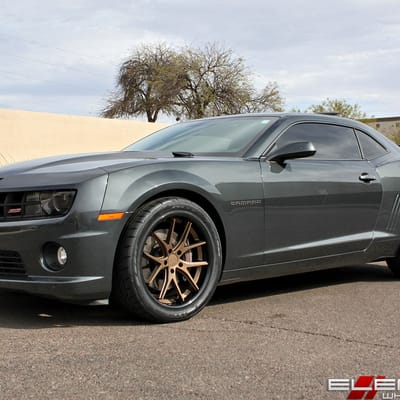 20 inch Staggered Ferrada FR2 Matte Bronze w/ Gloss Black Lip on a 2013 Chevy Camaro SS w/ Specs