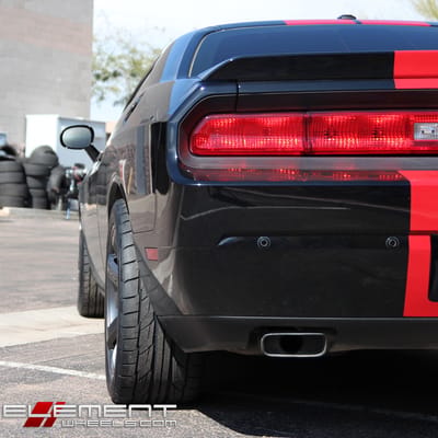 20 inch Staggered MRR VP5 Matte Graphite on 2013 Dodge Challenger SRT8 w/ Specs