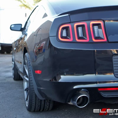 20 in staggered Vossen WS-CVT Concave Gloss Graphite (True Directional Wheels) on a 2013 Ford Mustang Base w/ Specs