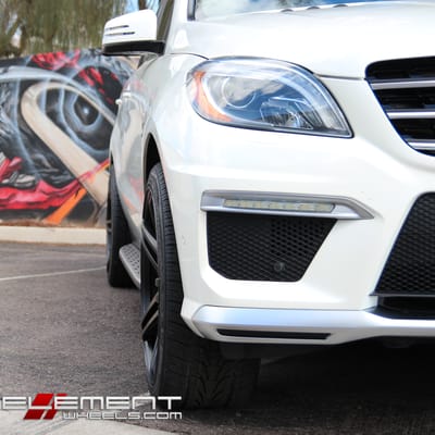 22 inch XO Caracas Matte Black on 2014 Mercedes Benz ML63 AMG w/ Specs