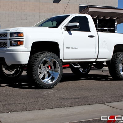 24x14 US Mag Desperado 6 All Polished on a 2014 Chevy Silverado 1500 w/ Specs