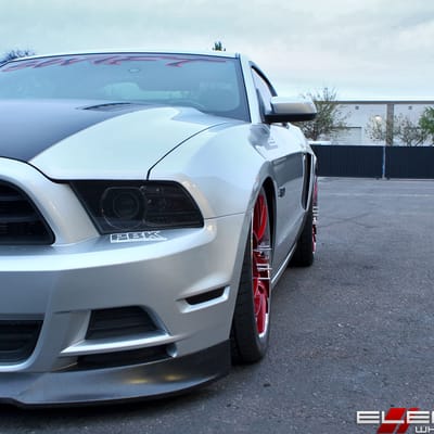 20 inch Staggered Vertini RF1.4 Brushed Red w/ Chrome Lip (True Directional) on a 2014 Ford Mustang w/ Specs