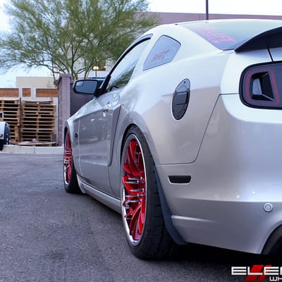20 inch Staggered Vertini RF1.4 Brushed Red w/ Chrome Lip (True Directional) on a 2014 Ford Mustang w/ Specs