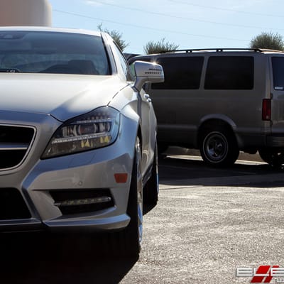 20 inch Staggered Ferrada FR4 Machine Silver on a 2014 Mercedes Benz CLS550 w/ Specs
