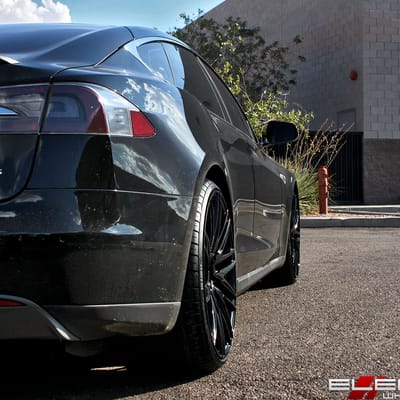 22 inch Staggered Niche Anzio Gloss Black on a 2014 Tesla Model S w/ specs