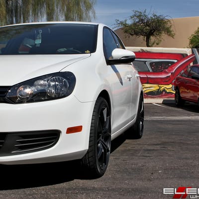 18x8 Drag DR-67 Flat Black on a 2014 VW Golf V w/ Specs