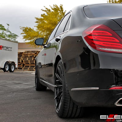 20 inch Staggered Lexani CSS-15 Gloss Black w/ Machined Tips on a 2015 Mercedes Benz S550 w/ Specs