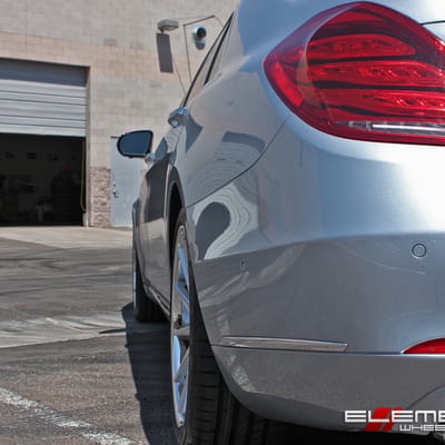20x9 Ferrada FR4 Machine Silver w/ Chrome Lip on a 2015 Mercedes Benz S550 Sedan w/ Specs