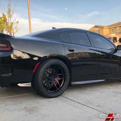 20 inch Staggered Ferrada Forge-8 FR5 Matte Black (Rotary Forged) on a 2016 Dodge Charger SRT w/ Specs