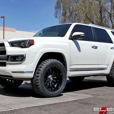 20x10 Fuel Off-Road Sledge Matte Black w/ Gloss Black Lip on a 2016 Toyota 4Runner Limited w/ Specs