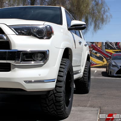 20x10 Fuel Off-Road Sledge Matte Black w/ Gloss Black Lip on a 2016 Toyota 4Runner Limited w/ Specs