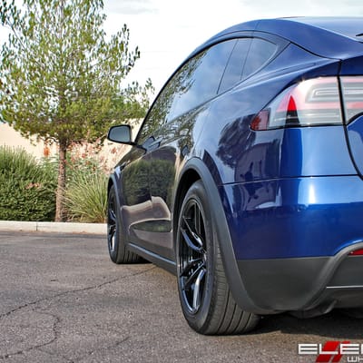 20 inch Staggered Variant Krypton Gloss Piano Black (Cold Forged) on a 2017 Tesla Model X w/ specs