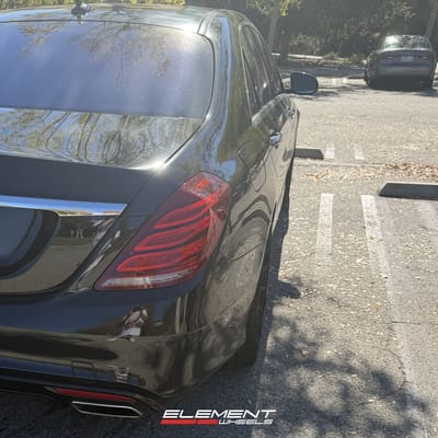 Staggered 22 inch Element EL15 in Gloss Black on a 2016 Mercedes-Benz S 550