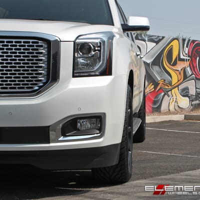 22x9.5 DUB Shot Calla Gloss Black S219 on a 2017 GMC Yukon w/ Specs