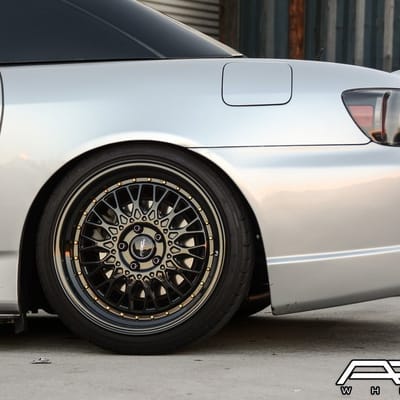 18x9.5 ARC ARO1 Gloss Black with Gold Rivets on Honda S2000 AP2
