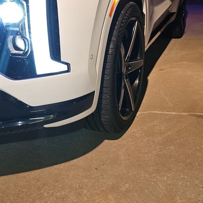 22 inch Lexani R-Four in Gloss Black w/ Milled Accents on a 2023 Hyundai Palisade