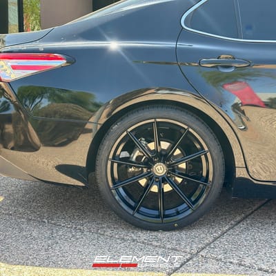 20 inch Curva Concepts CFF46 in Gloss Black on a 2019 Toyota Camry
