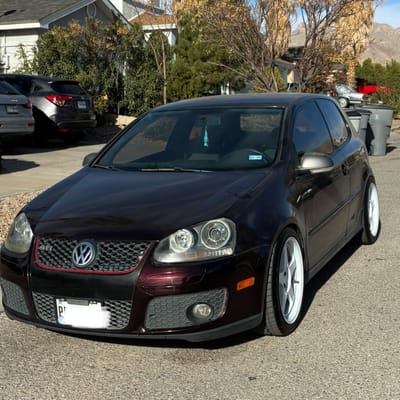 18 inch AVID 1 AV-42 in Matte White on a 2008 Volkswagen Golf GTI