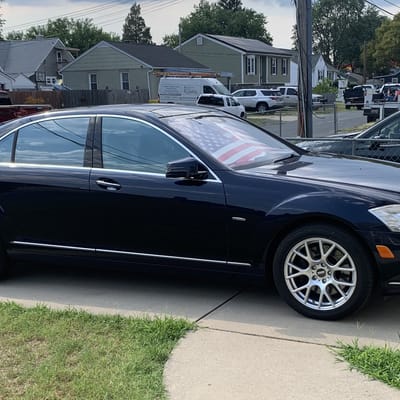 18 inch VMR V810's in Hyper Silver on a 2012 Mercedes-Benz S Class