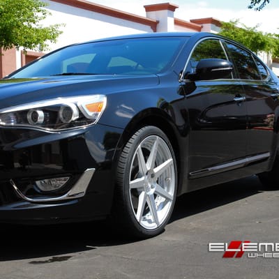 20 Inch Staggered Silver/Machined Vertini Cadenza on Kia Cadenza w/ specs
