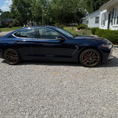 19 inch Variant Helium in Gloss Bronze on a 2019 Genesis G70
