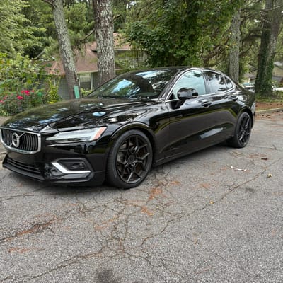 19 inch Blaque Diamond BD-F25 in Gloss Black on a 2019 Volvo S60