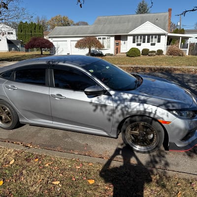 18 inch Aodhan DS05's in Bronze w/ Machine Lip on a 2020 Honda Civic