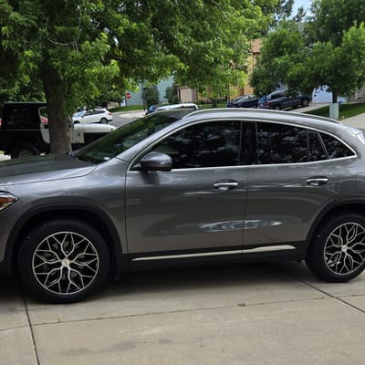 19 inch Vossen HF-2 in Brushed Gloss Black on a 2021 Mercedes-Benz GLA 250