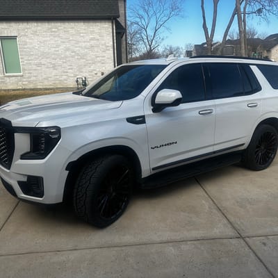 24 Koko Kuture Urfa FF in Gloss Black on a 2023 GMC Yukon