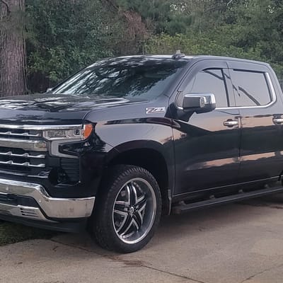 22 inch Diablo Blitz in Chrome w/ Black Inserts on a 2025 Chevrolet Silverado 1500 4WD