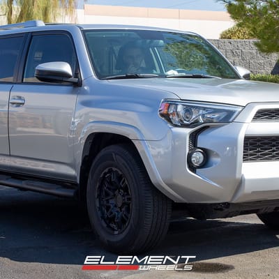 17 inch Level 8 Off-Road Slingshot Matte on a 2016 Toyota 4 Runner