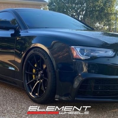 19 Inch Neuspeed RSE102 Gloss Black on a 2015 Audi RS5