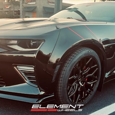 Staggered 20 inch Vossen HF-2 Gloss Black on a 2016 Chevrolet Camaro