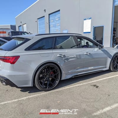 22x10.5 Vossen HF5 Gloss Black on 2021 Audi RS6