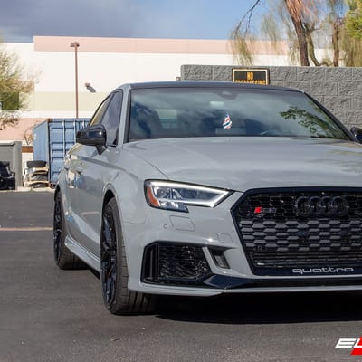 19 inch Staggered Variant Radon Gloss Piano Black on a 2020 Audi RS3