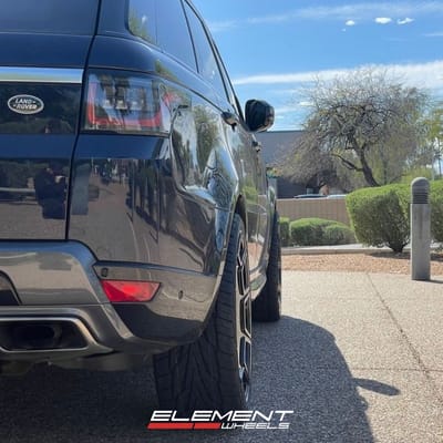 24 inch Koko Kuture Sicily in Gloss Black on a 2020 Land Rover Range Rover Sport