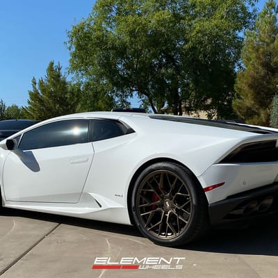 20 inch Staggered Variant Radon Satin Bronze on a Lowered 2015 Lamborghini Huracan