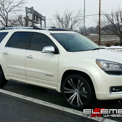 22x9.5 2Crave No12 Black Machined on 2015 GMC Acadia w/ Specs