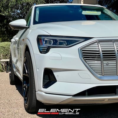 21 inch MRR FS06 in Gloss Black on a 2019 Audi E-Tron