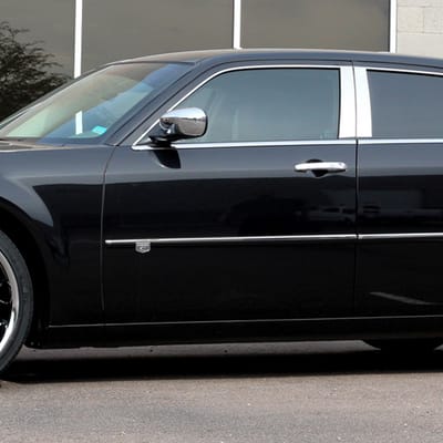 22 inch Lexani Polaris Gloss Black/Machined w/ Chrome Lip on 2010 Chrysler 300 w/ Specs