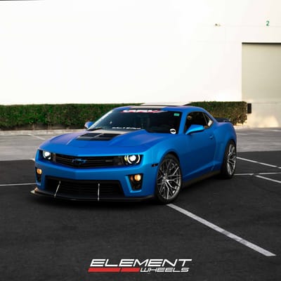 Staggered 20 Inch Avant Garde M520R in Gloss Graphite on a 2019 Chevrolet Camaro ZL1