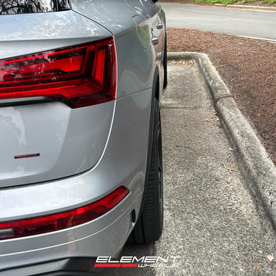 20 Inch Variant Xenon Satin Black on a 2022 Audi SQ5