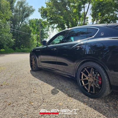 22 inch Staggered Ferrada FR2 Matte Bronze w/ Gloss Black Lip on a 2019 Maserati Levante