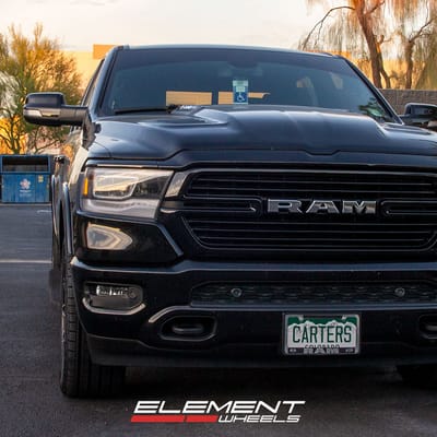 22 inch Vossen HF6-3 Gloss Black Brushed Face on a 2019 Ram 1500
