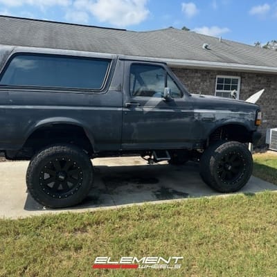 20 inch Ion Alloy 134 in Matte Black on a 1994 Ford Bronco