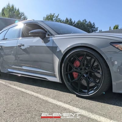 22x10.5 Vossen HF5 Gloss Black on 2021 Audi RS6