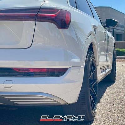 21 inch MRR FS06 in Gloss Black on a 2019 Audi E-Tron