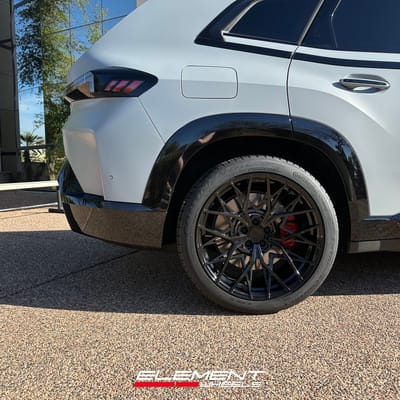 Staggered 22 Variant TWT Gloss Black on a 2024 BMW XM