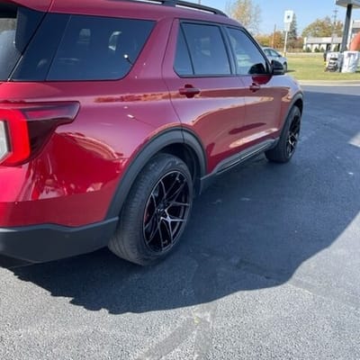 21 Inch Savini SV-F5 Gloss Black w/ Double Dark Tint on a 2021 Ford Explorer ST